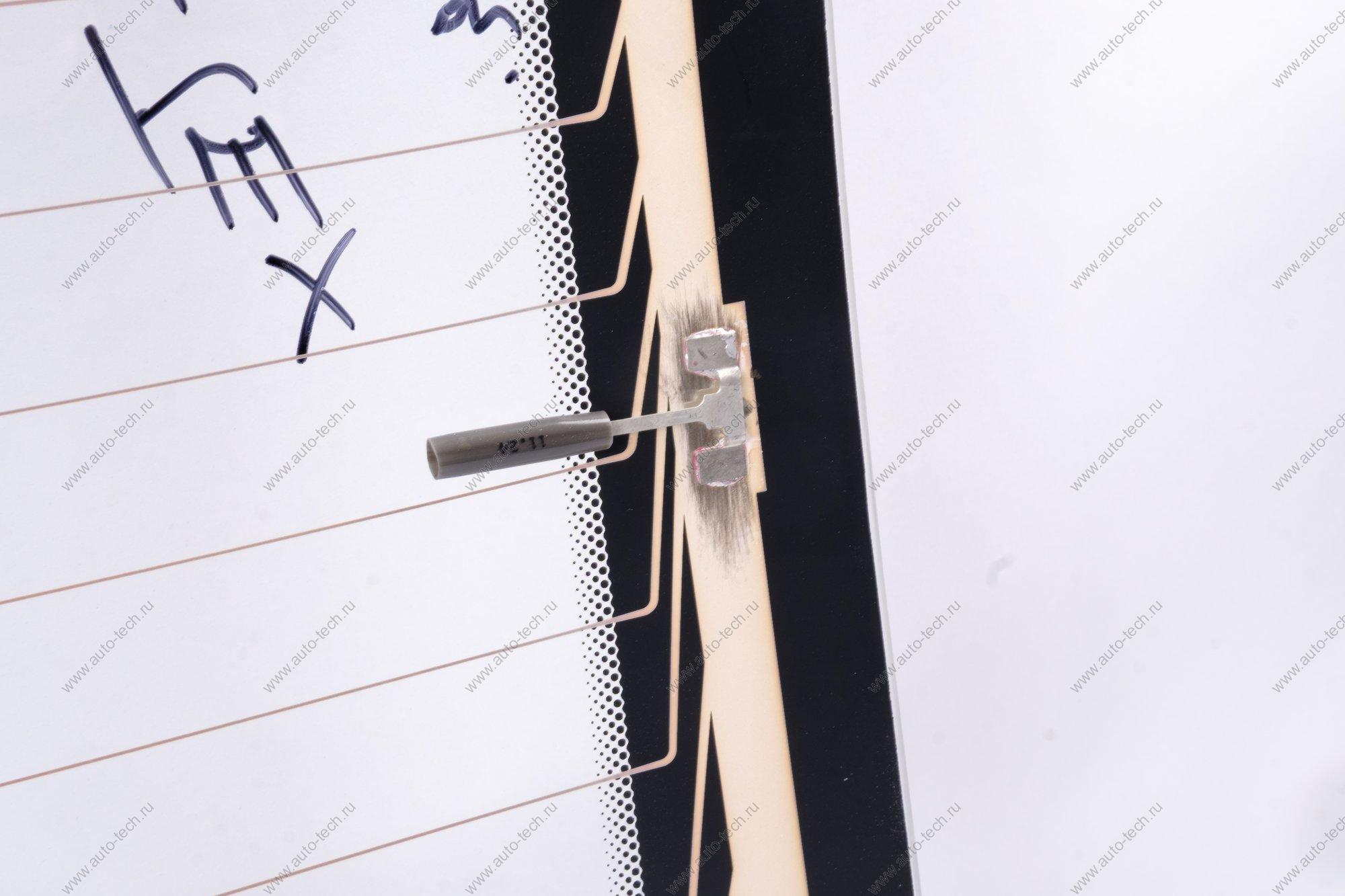 Стекло заднее ВАЗ-2190 с эл/об бесцветное ( AGC) Lada LADA 4026347