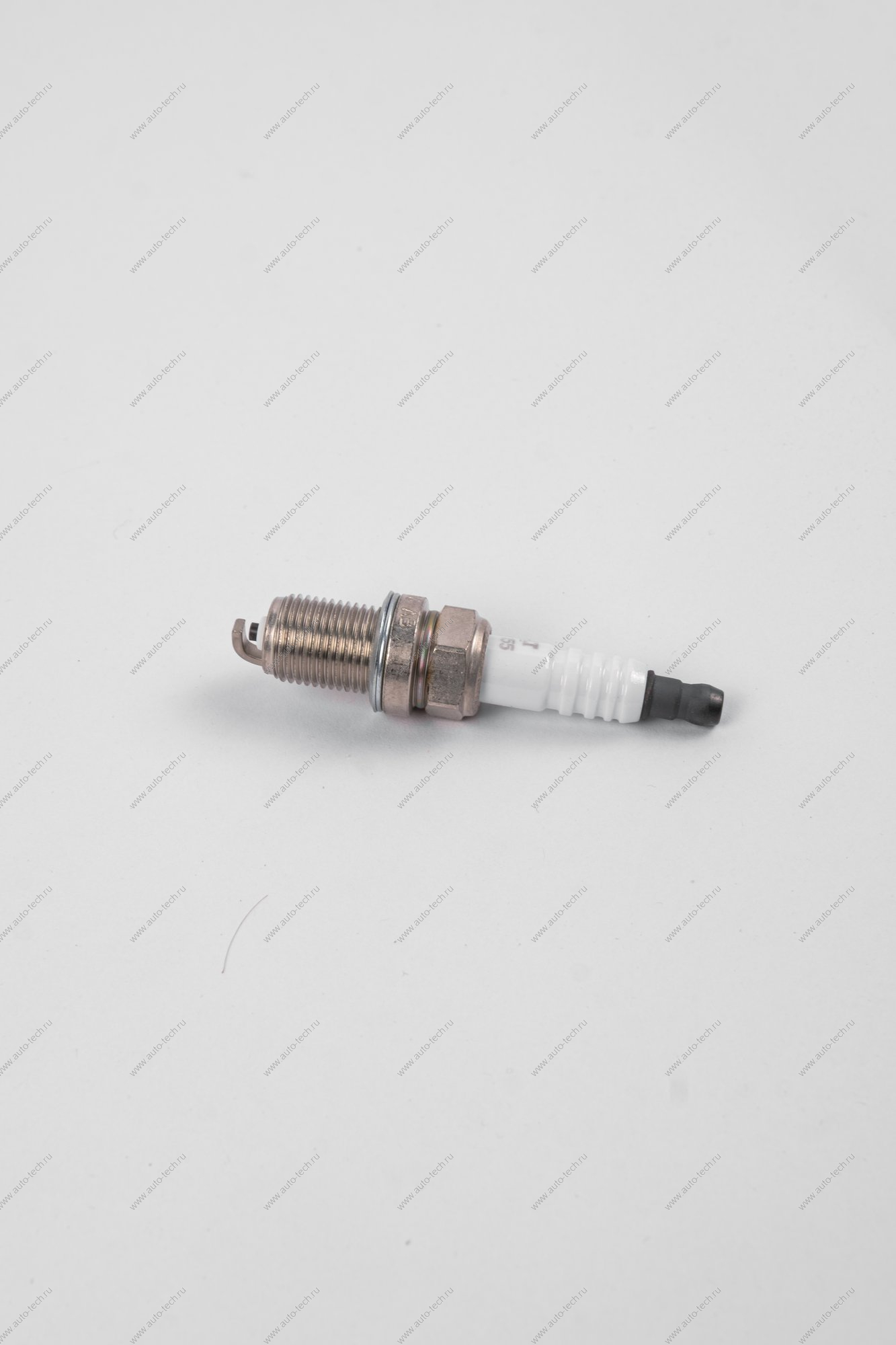 Свеча зажигания RENAULT Logan/LADA Largus/Logan 2014- (16 кл) K4M K4J E7J F4R 1шт Renault