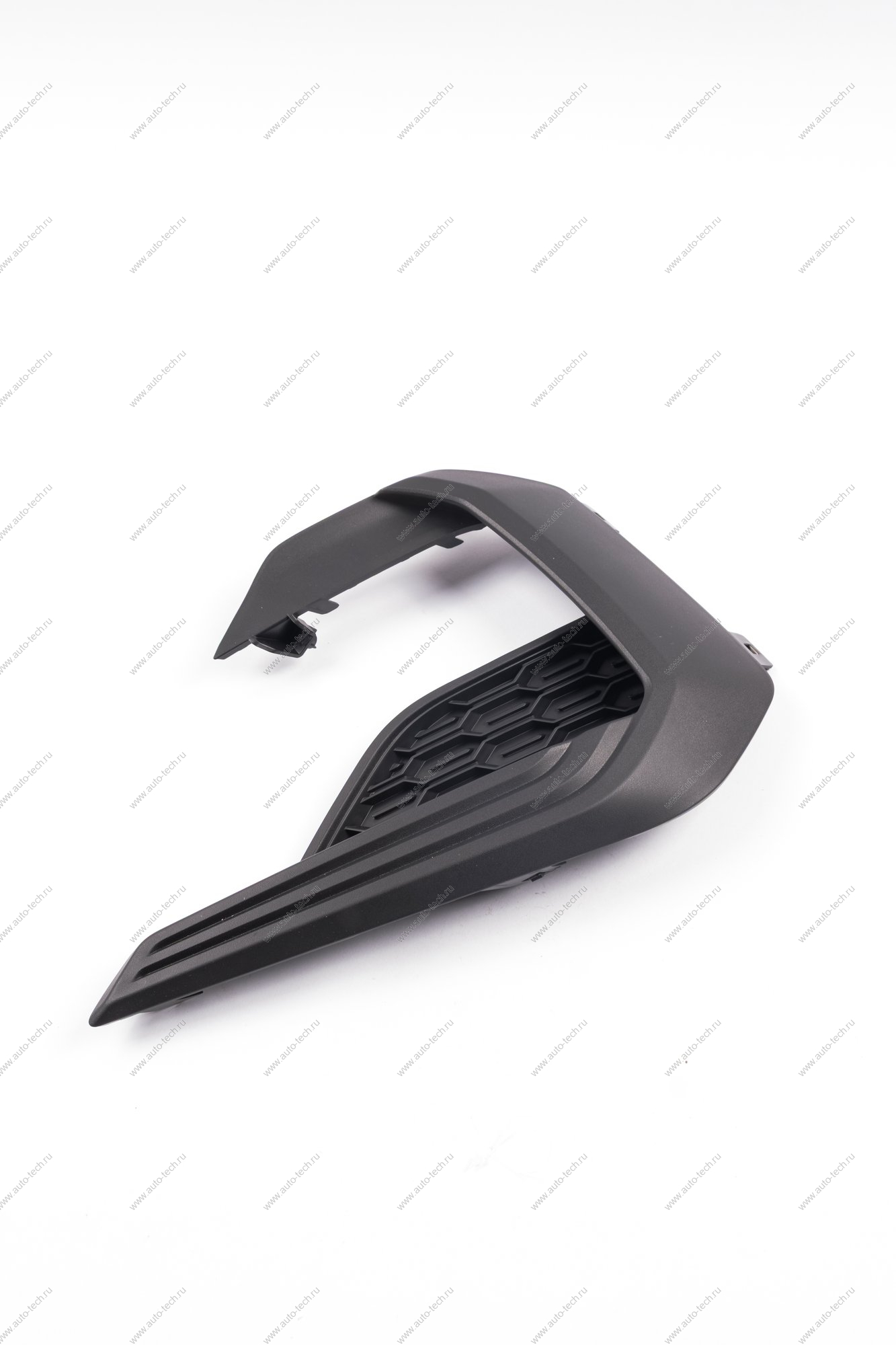 Заглушка ПТФ правая LADA Vesta SW Cross FL Lada LADA 8450041567