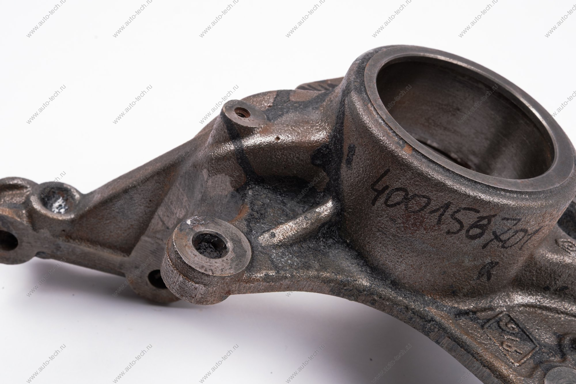 Кулак поворотный левый RENAULT Duster Renault RENAULT 400156701R