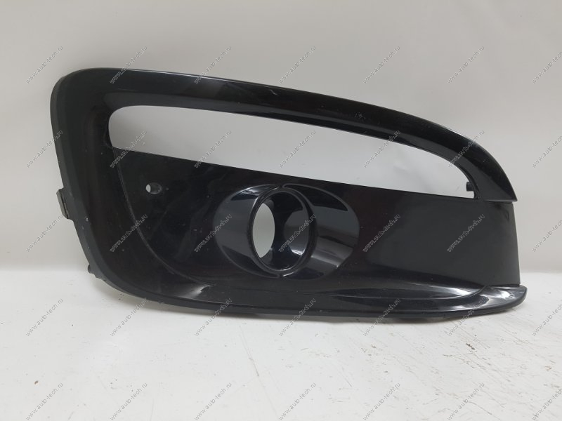 Решетка с отверстием под ПТФ с ДХО правая Kia Ceed 2012-2018 Jorden Jorden JH03-CED16-004BR