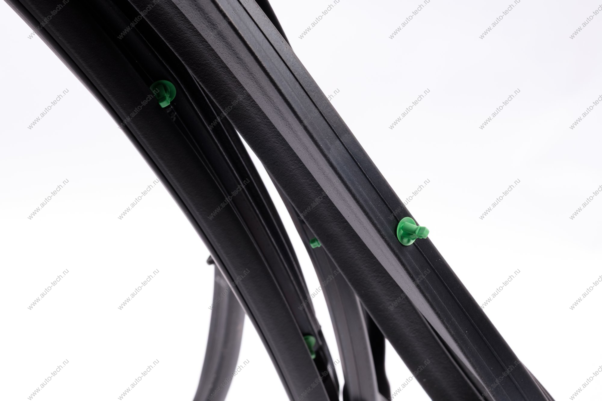 Уплотнитель проёма задней правой двери верхний LADA Vesta (AURA) Lada LADA 8450044934