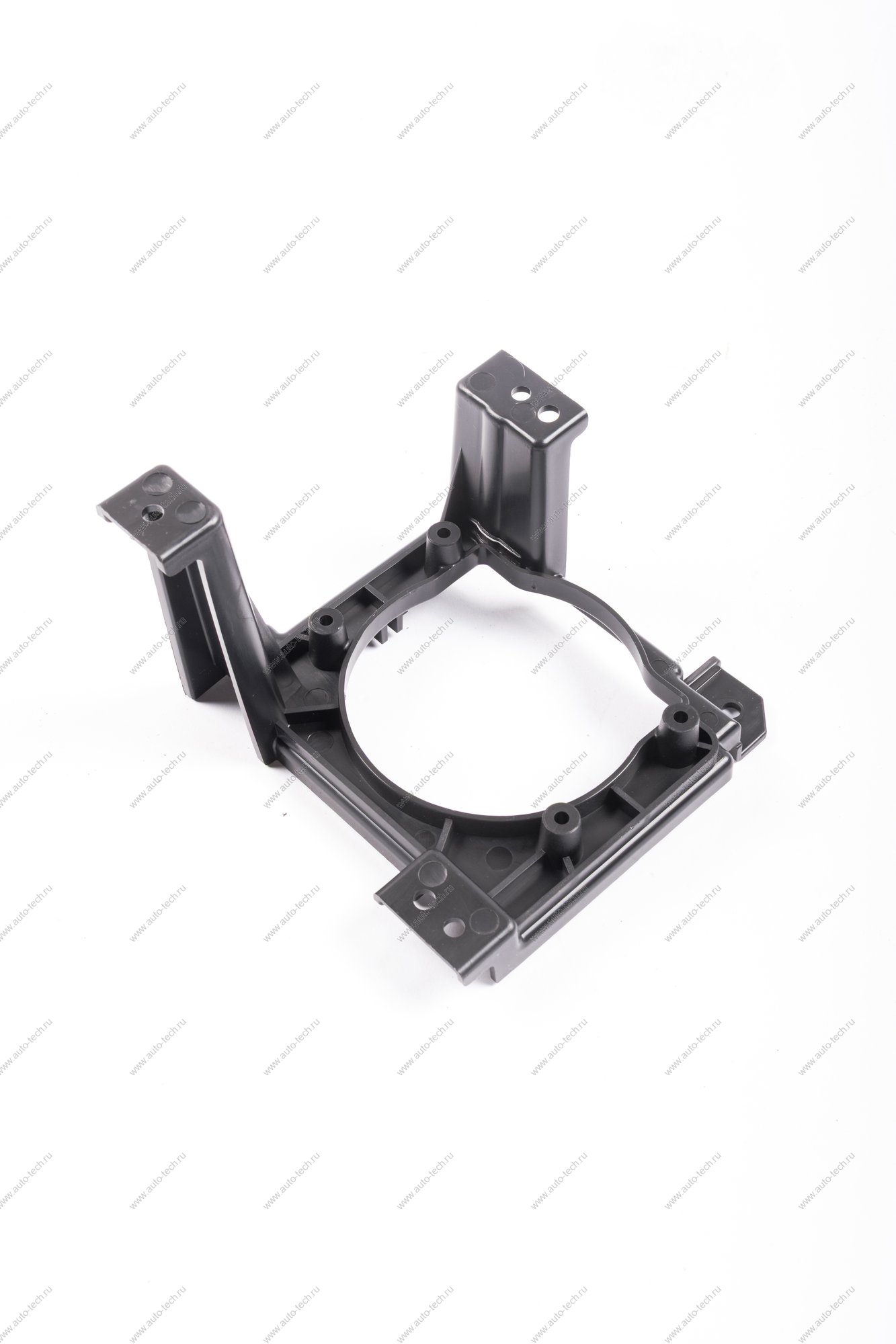 Кронштейн крепления противотуманной фары правый с 12,08,2019.Lada Vesta SW Cross /Cross седан Lada LADA 8450033260