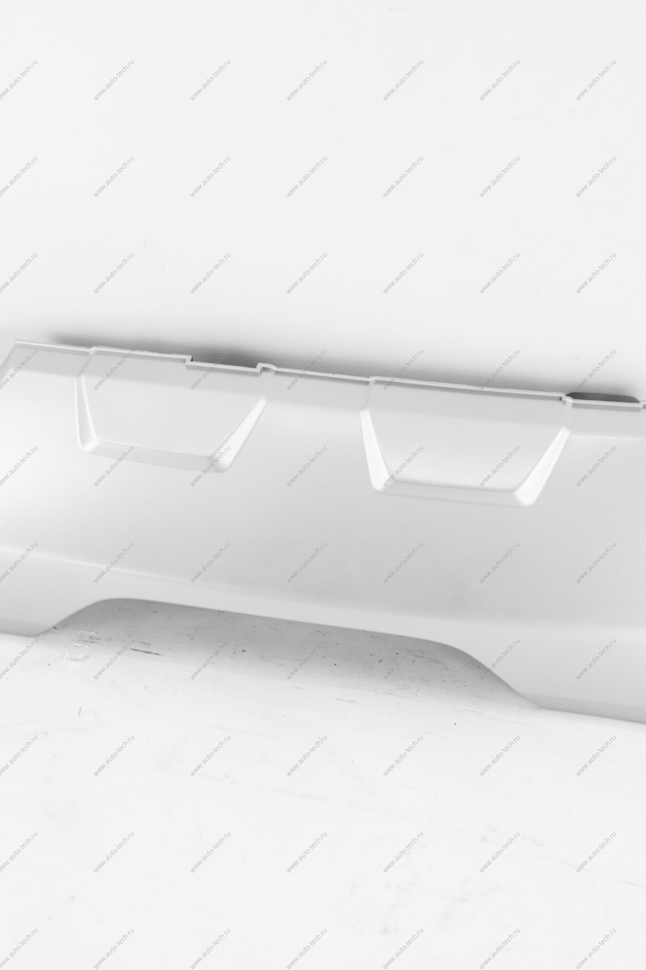 Накладка Lada Vesta SW Cross заднего бампера нижняя окрашенная в цвет серебристый Lada LADA 8450032362