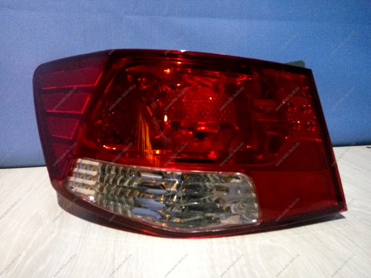 Фонарь левый внешний SDN Kia Cerato 2009-2012 DEPO DEPO 223-1943L-UE
