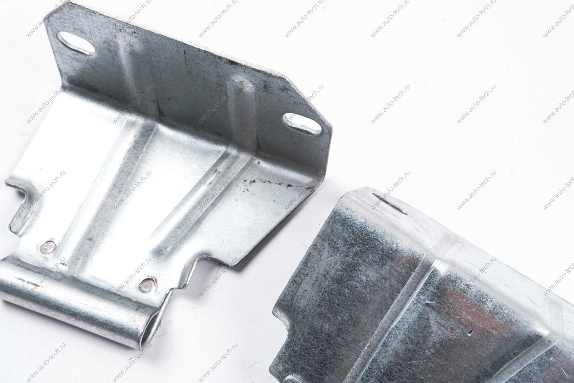 Кр-н переднего бампера ВАЗ-2108 центральный правый+левый к-т Тольятти Тольятти 21080-2803018+19-63