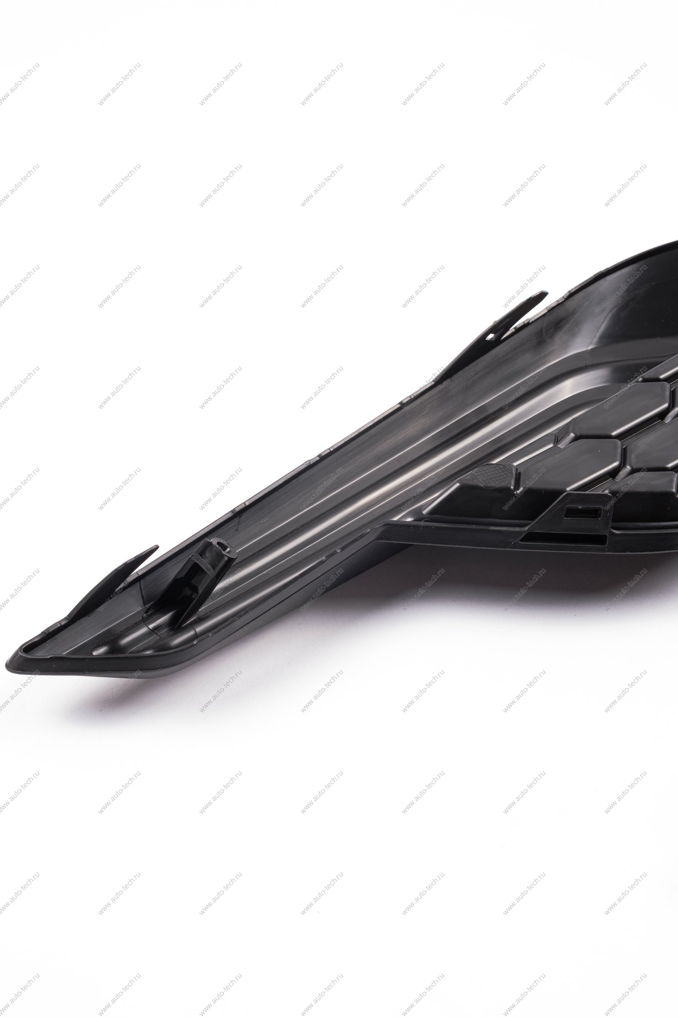 Заглушка ПТФ правая LADA Vesta SW Cross FL Lada LADA 8450041567