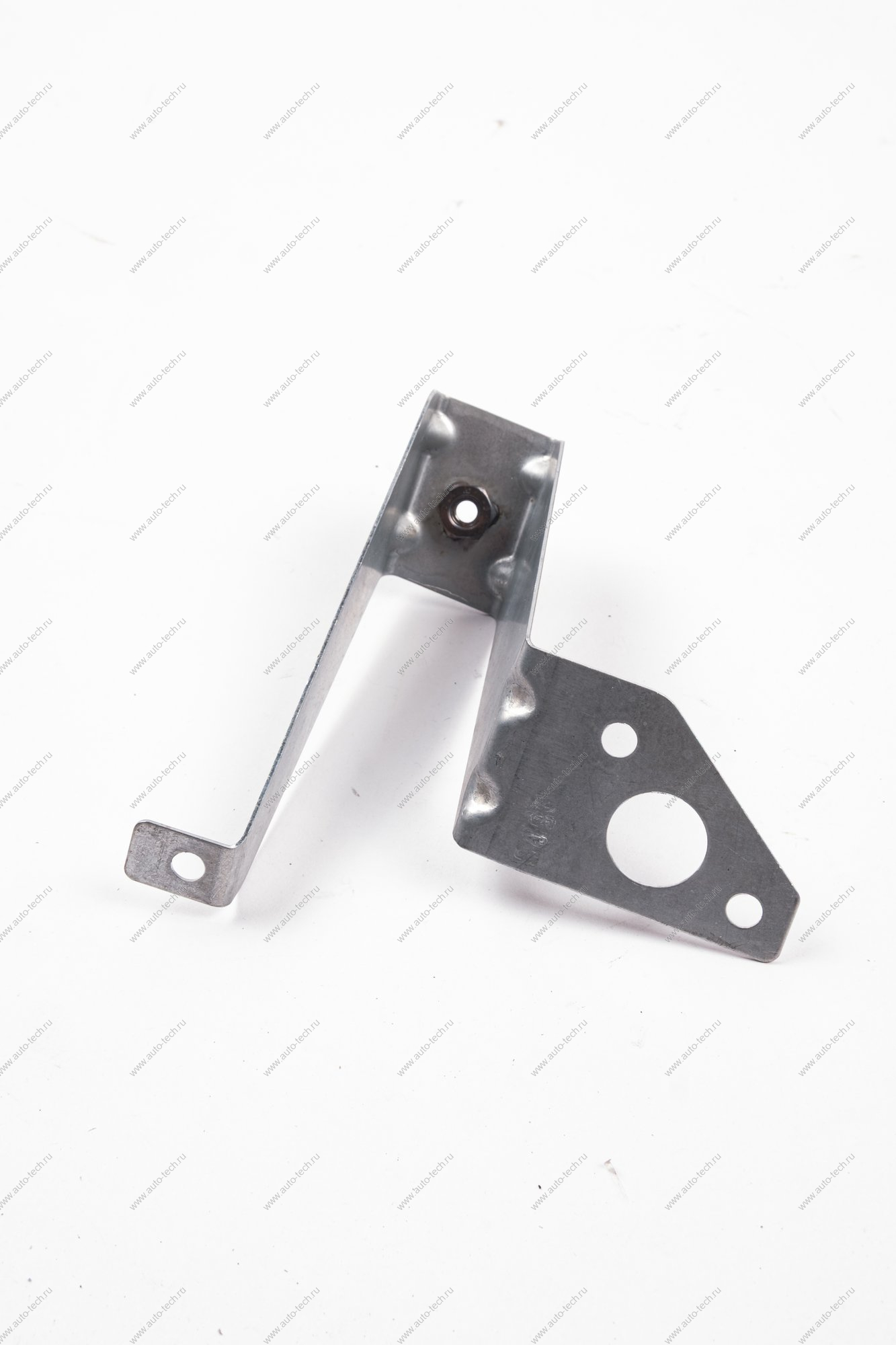 Кронштейн левого крыла Datsun боковой Nissan DATSUN 631415PA0C