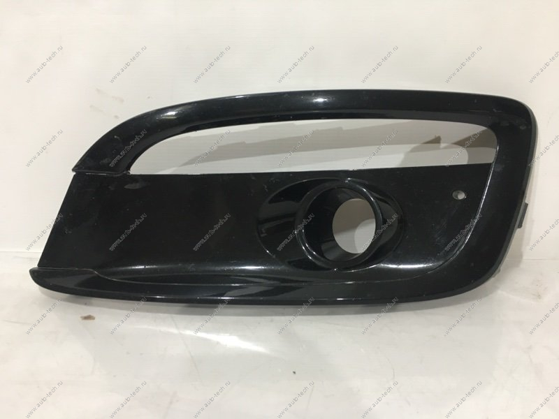 Решетка левая с отверстием под ПТФ с ДХО Kia Ceed 2012-2018 Jorden Jorden JH03-CED16-004BL