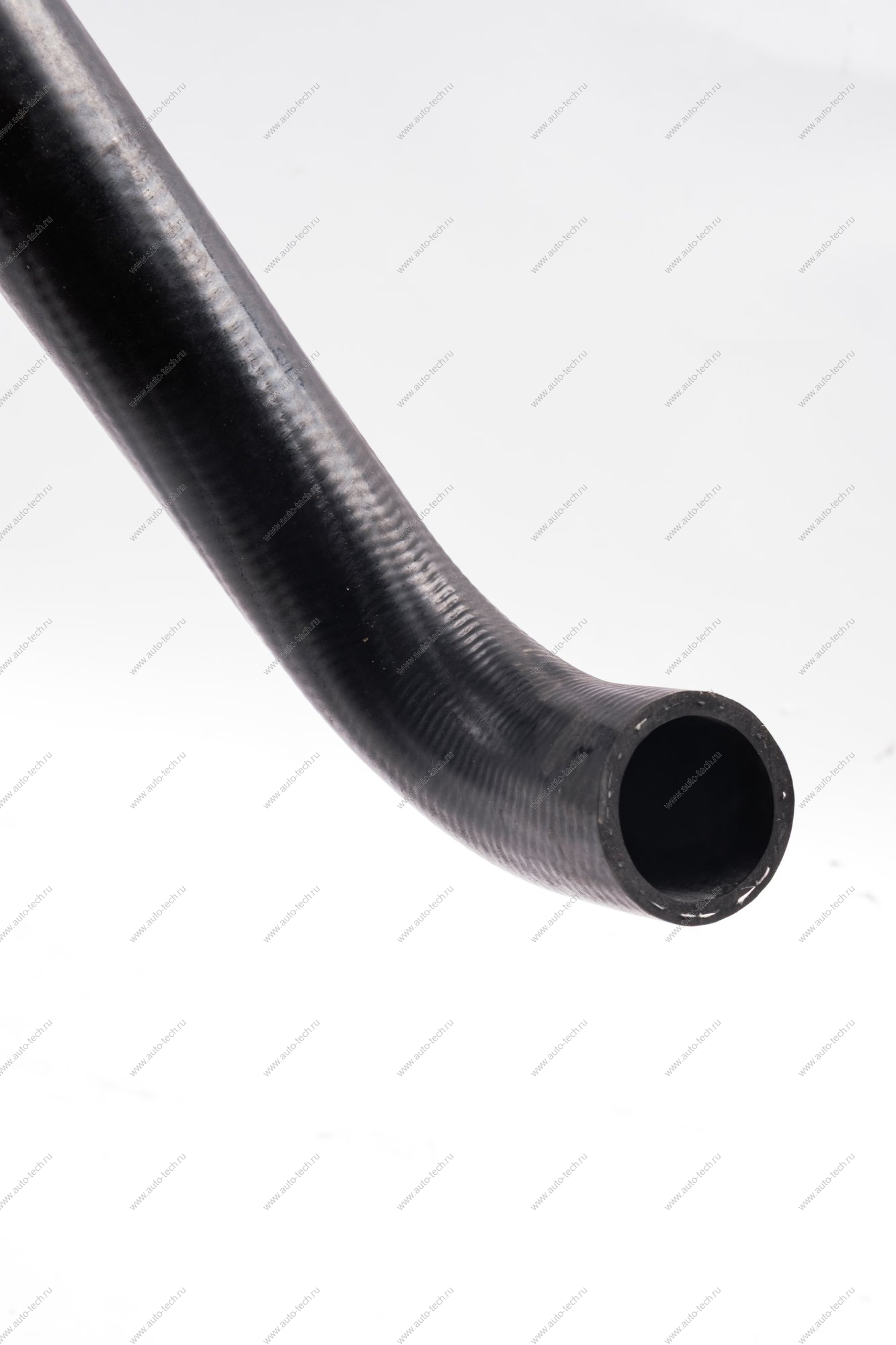 Шланг подводящий радиатора охлаждения Lada Vesta (верхний) (БРТ) Lada LADA 21801303025Р