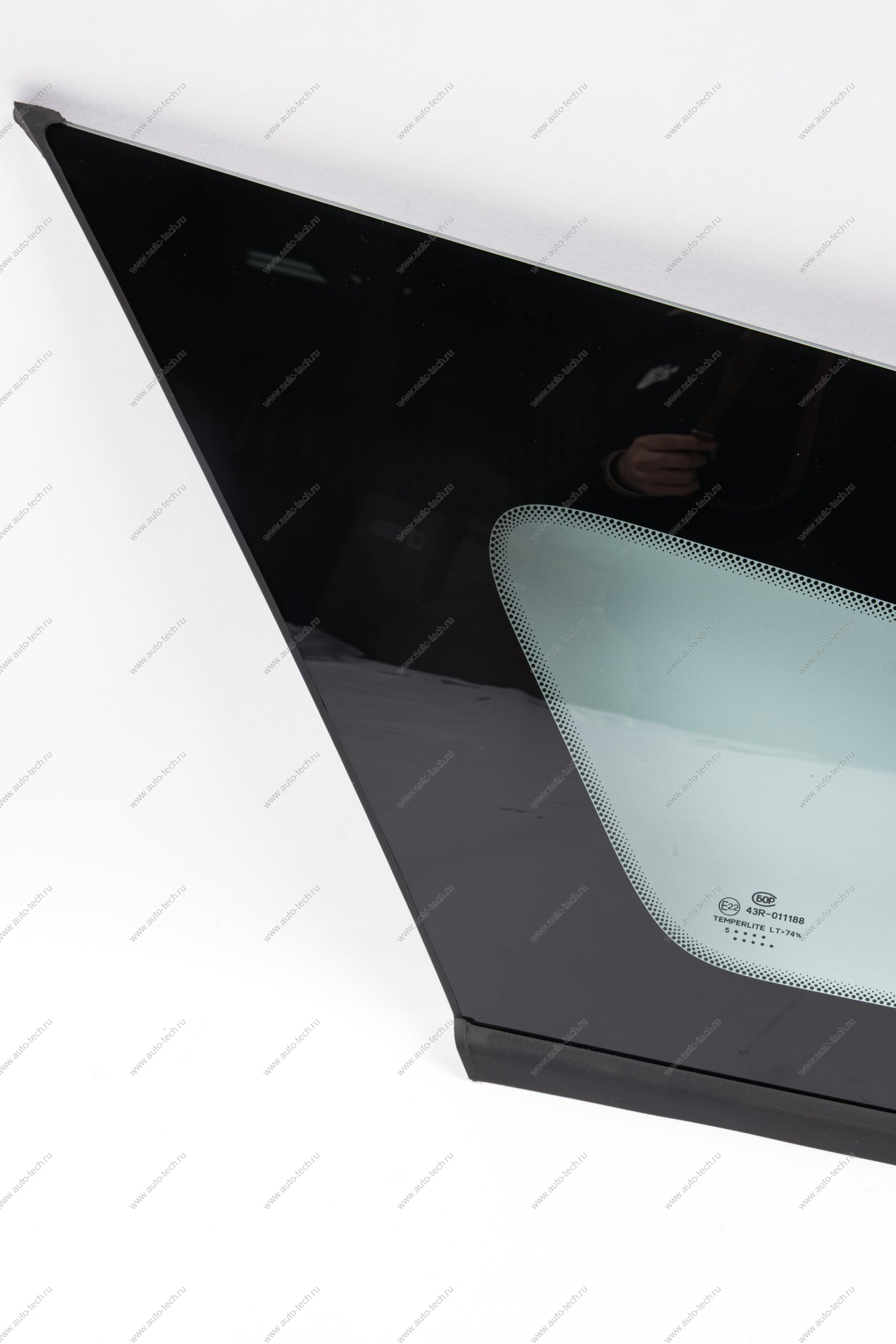 Стекло Lada Vesta SW/SW Cross окна боковины левое с уплотнителем (тонирован) TINTED Lada LADA 8450046219