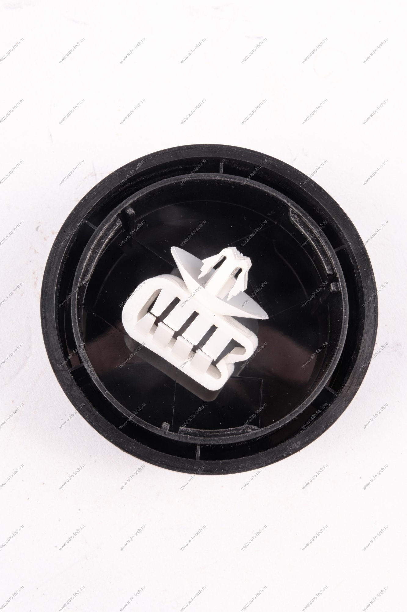 Пистон крепления провода антенны, трубки омывателя Lada Largus/Vesta/XRAY Renault LADA 7703079631