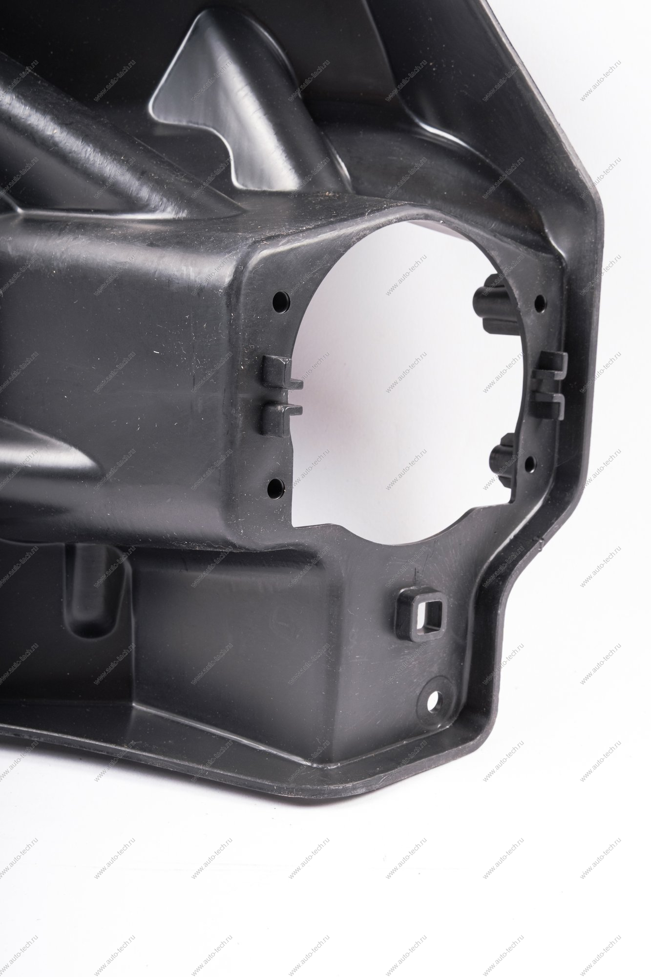 Кронштейн LADA Vesta/Веста противотуманной фары правый Lada LADA 8450006276