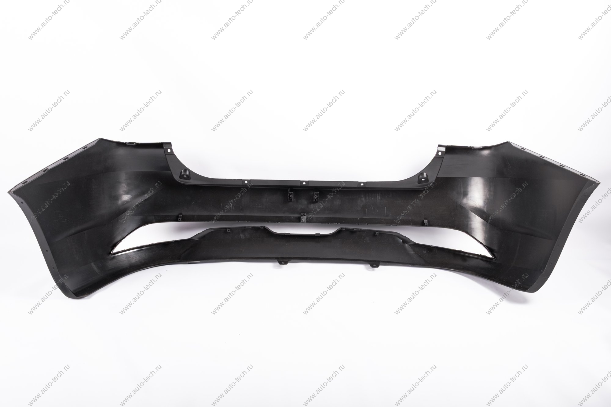 Бампер задний неокрашенный без отверстий под датчики системы парковки LADA Vesta FL Lada LADA 8450040066