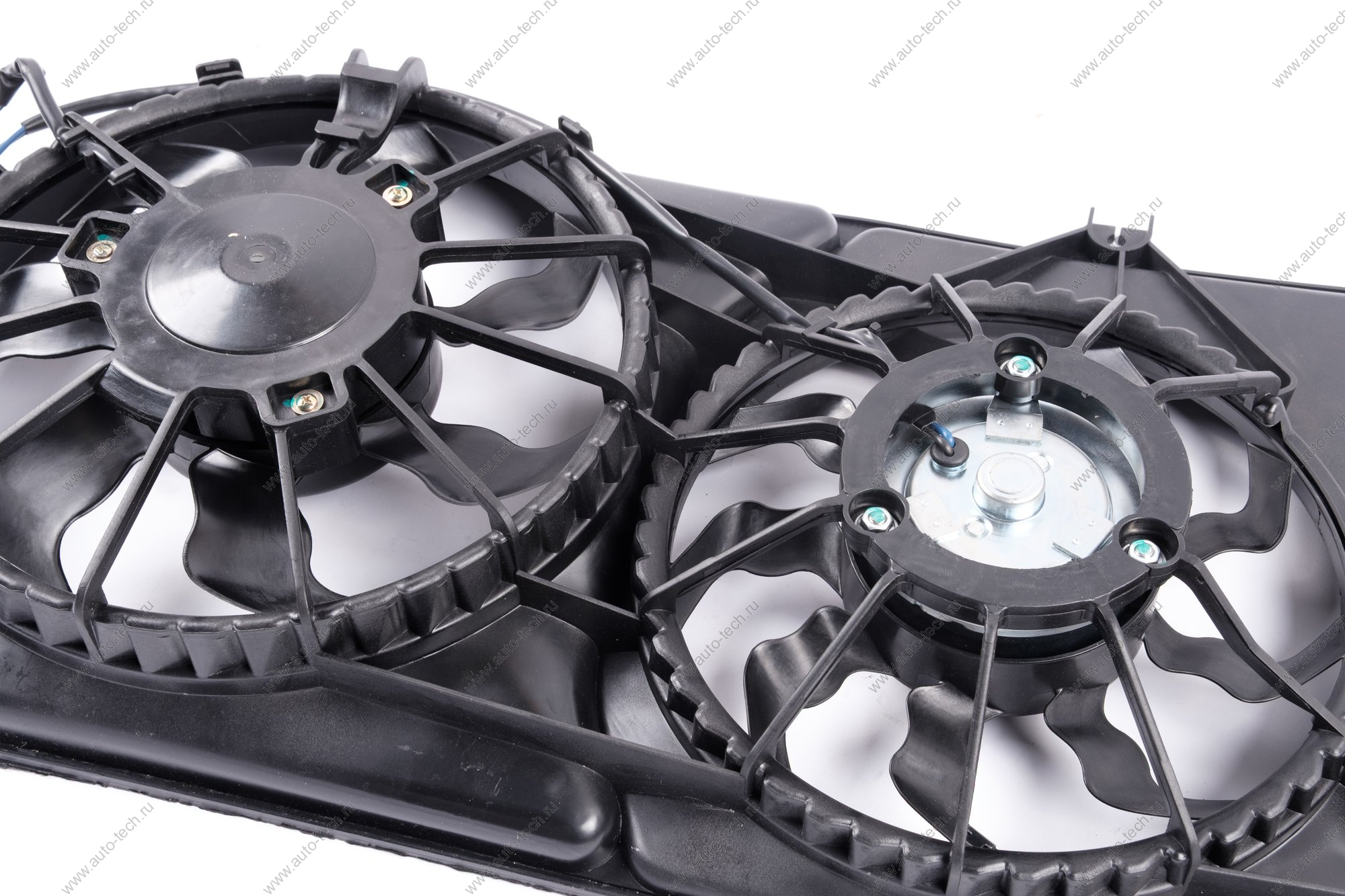 Электровентилятор охлаждения для а/м L-A 2170 с конд Halla с кожухом, 2 вент Gamma GAMMA GMEMR-19135