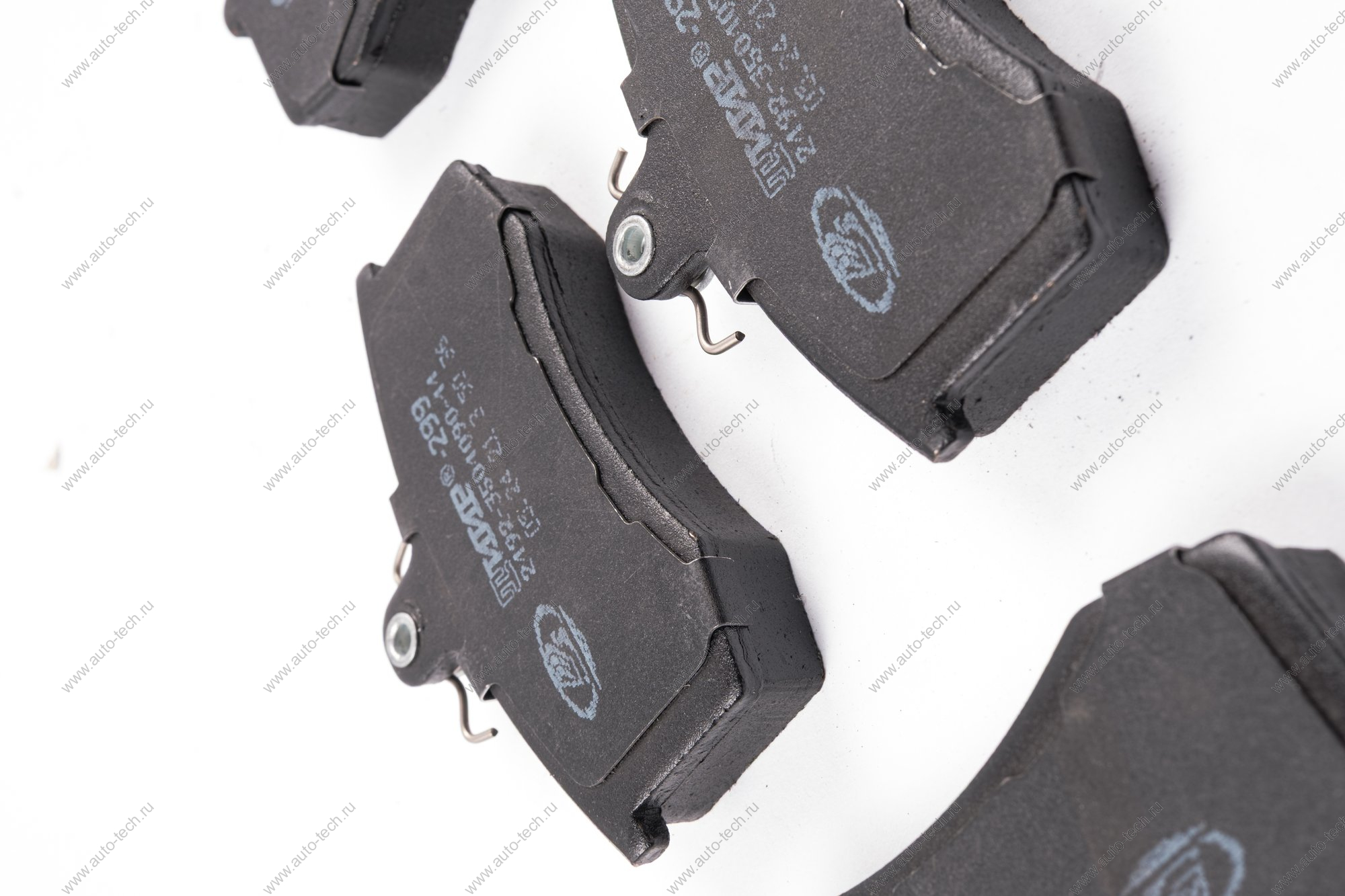 Комплект передних тормозных колодок с противошумной пластиной (ТИИР299 (комп 4шт) Lada LADA 21920350180083