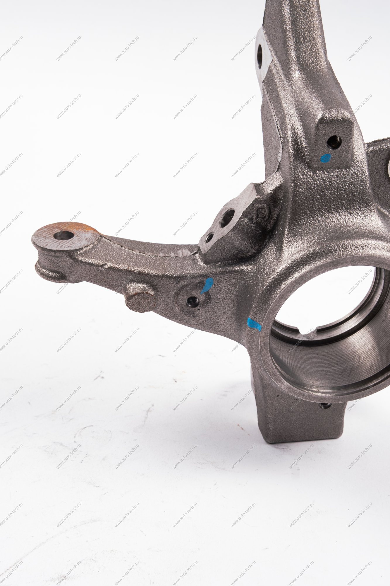 Кулак поворотный передний правый с АБС LADA XRAY Renault RENAULT 400143444R