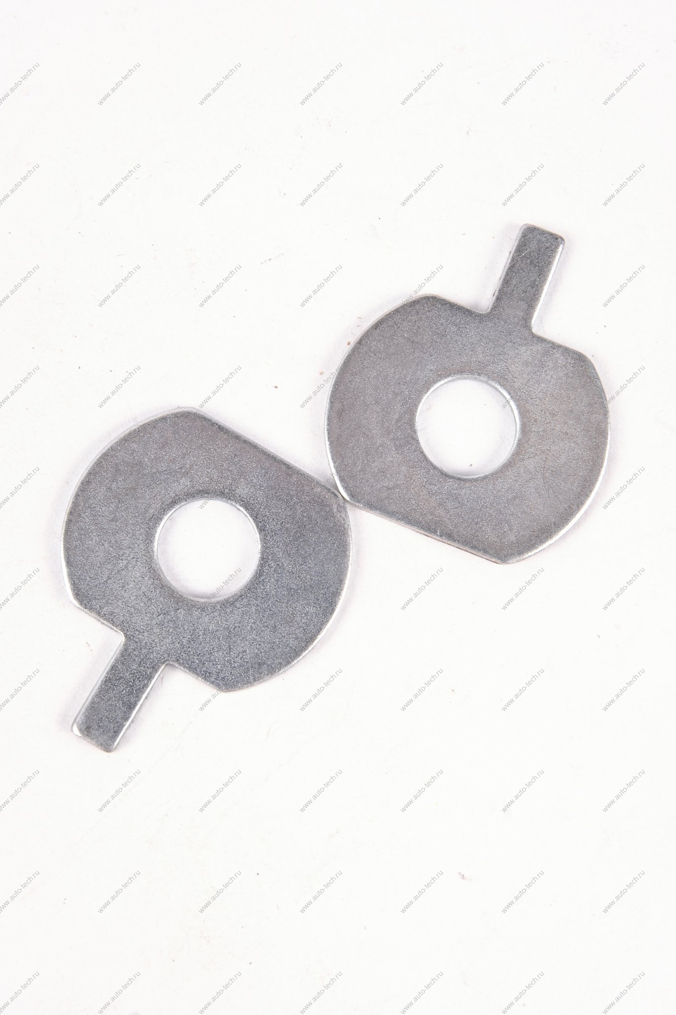 Шайба ВАЗ-2101 стопорная болта крепления звездочки распредвала Lada LADA 21010-1006022-00