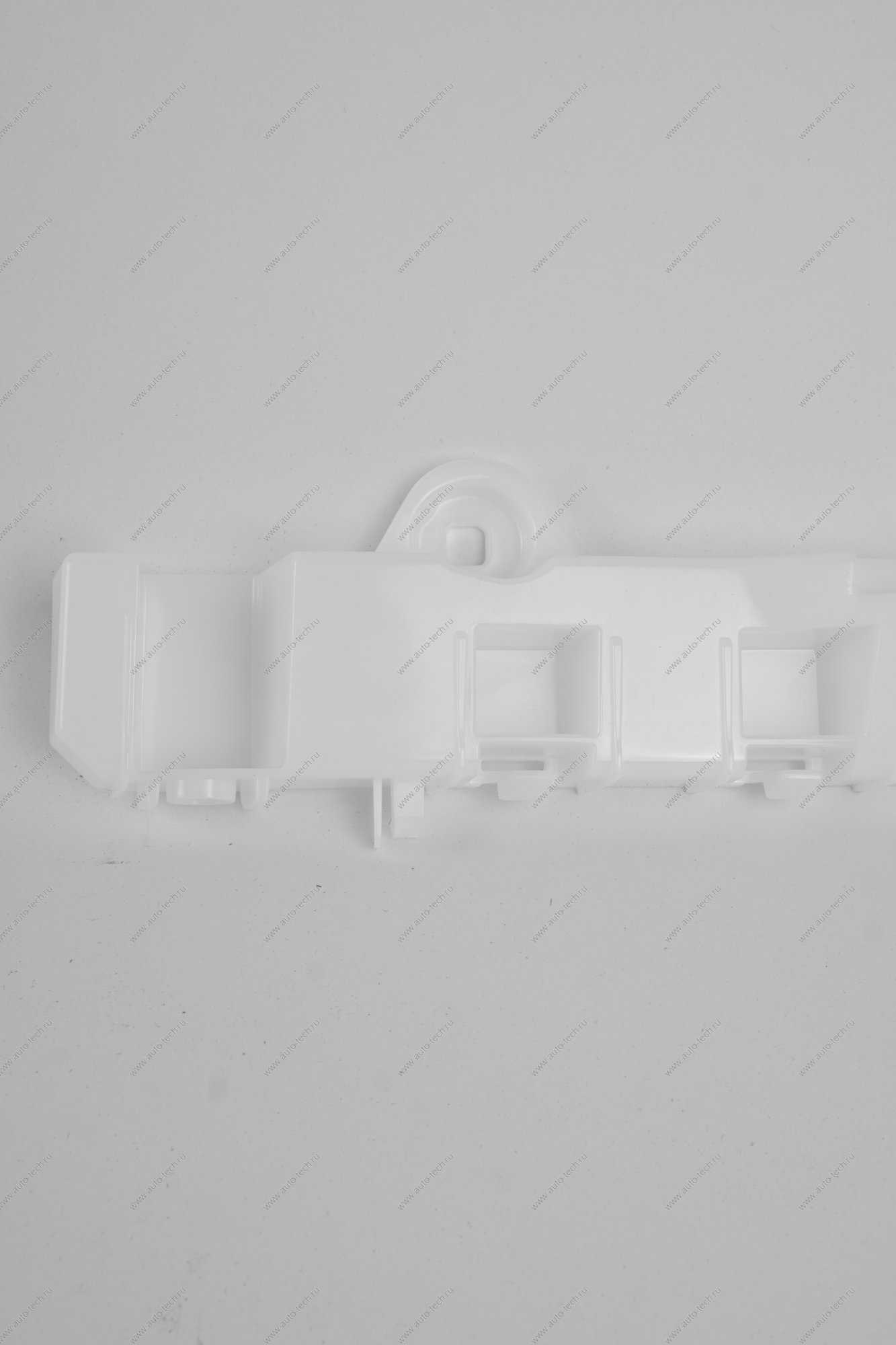 Кронштейн крепления переднего бампера правый ( необходимы заклепки 2шт 7703072424/7705096011) LADA Largus (FL) NEW Lada LADA 8450090772