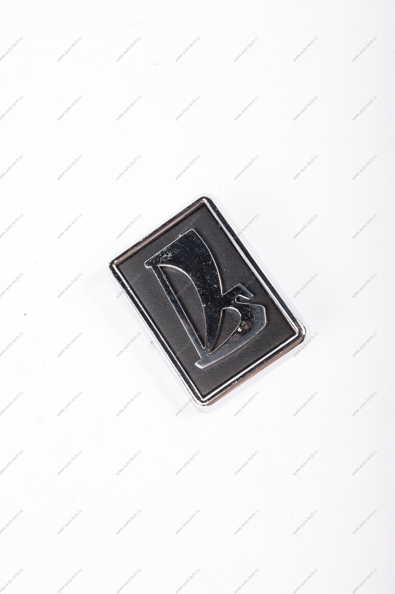 Заводской знак ВАЗ-2108 LADA 21080-8212060-00