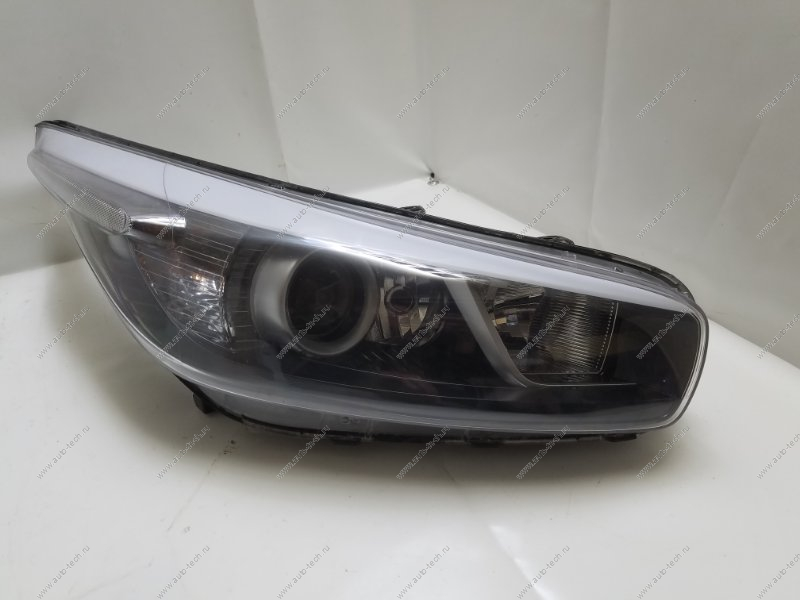 Фара передняя правая не диодная Kia Ceed 2012-2018 SAT SAT ST-223-1149R