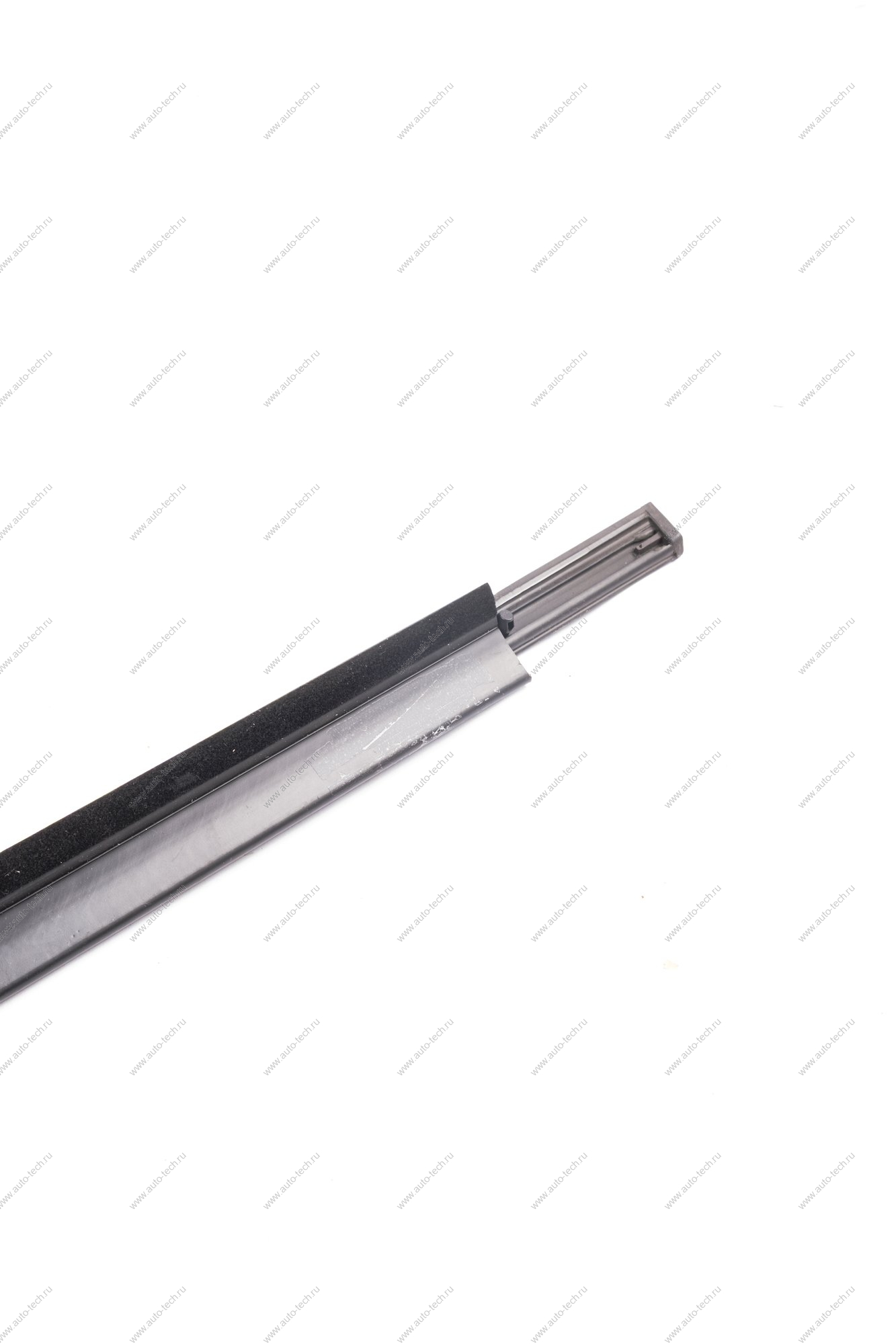 Уплотнитель LADA Vesta/Веста опускного стекла передней двери правый наружний 8450007720 Lada LADA 8450031736