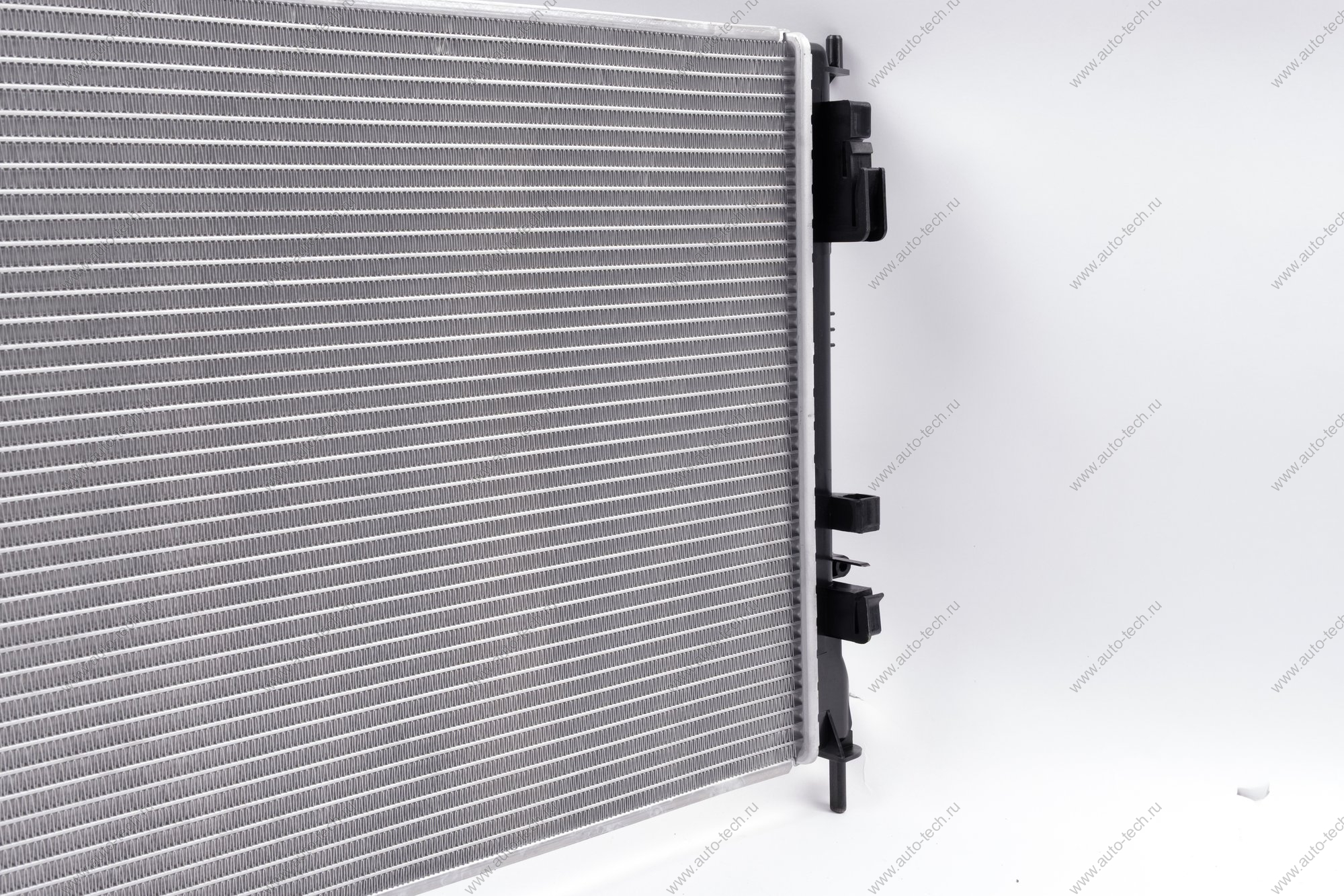 Радиатор охлаждения LADA Largus/RENAULT Logan под авто с кондиц. дв. K7M 8кл MARSHALL