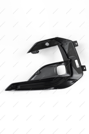 Облицовка ПТФ левая ( с отв. под парктроник) LADA Vesta SW Cross FL Lada LADA 8450042710