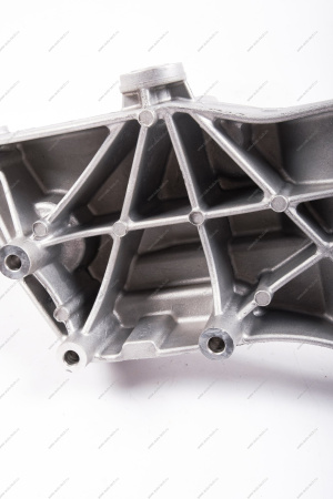 Кронштейн LADA Largus крепления вспомогательных агрегатов (дв.21129) с КУ Lada LADA 8450035146