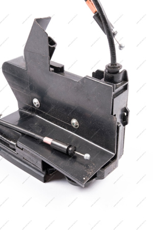 Замок передней двери правый LADA Vesta FL Lada LADA 8450040361