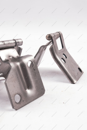 Петля ВАЗ-2107 капота правая +левая к-т Тольятти Тольятти 2107084070101163