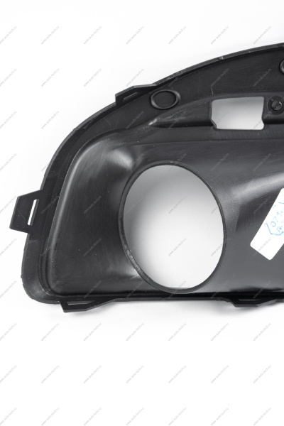 Облицовка переднего бампера под противотуманную фару левая (FL) LADA GRANTA 2018- Lada LADA 8450100967