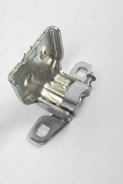 Петля двери RENAULT Logan 2014-/Vesta нижняя Renault RENAULT 804207876R