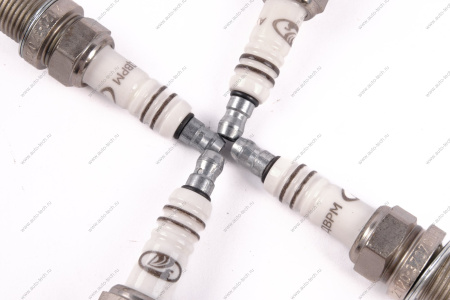 Свеча зажигания ВАЗ-2112 (АУ17 ДВРМ APS) 16 кл.4 шт.к-т (фирм. упак. ORIGINAL) (Bosch) Lada LADA 21120370701086