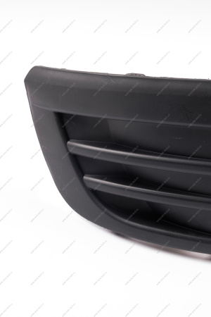 Заглушка переднего бампера LADA Largus/Лада Ларгус противотуманной фары правой (,Полад, г. Тольятти) Lada LADA 8450000250