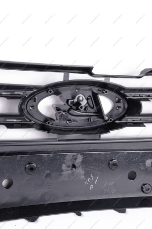 Решетка LADA Vesta NG радиатора средняя (черный лак) Lada LADA 8450042841