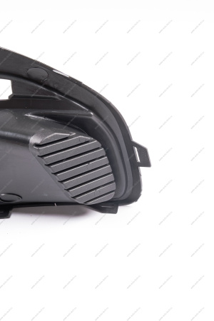 Заглушка переднего бампера правая (FL) LADA GRANTA 2018- Lada LADA 8450100962