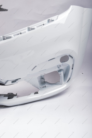 Бампер LADA Largus (FL) NEW передний с буксирной проушиной крашеный в цвет 221 Ледниковый (Белый) Lada LADA 8450091522-221