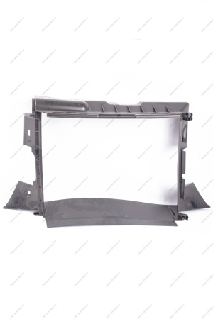 Щиток радиатора (дефлектор) на авто без кондиц. LADA Vesta Lada LADA 8450030226