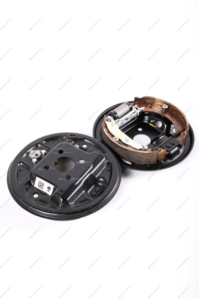 Комплект тормозов задних в сборе ( левый + правый ) LADA Largus Renault RENAULT 440208382R