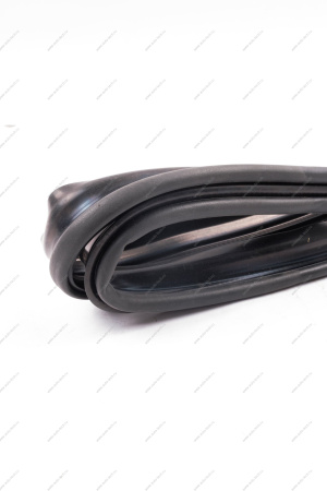 Уплотнитель водостока двери верхний правый (FL) LADA GRANTA 2018- (,УралЭластоТехника,) Lada LADA 8450104998