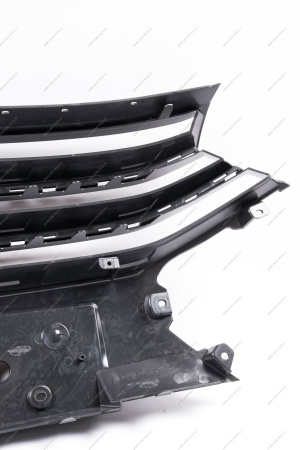 Решетка LADA Vesta NG радиатора средняя (черный лак) Lada LADA 8450042841