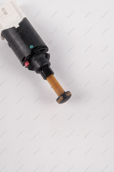 Выключатель стоп-сигнала Lada Vesta Lada LADA 8450111607