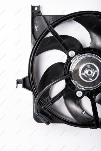 Вентилятор охлаждения с кожухом к радиатору с кондиц.н/о ВАЗ-2190 2015- Lada LADA 21900130002500