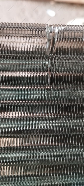 РОЗНИЦА Радиатор новый охлаждения RENAULT Duster 2015-/LADA Vesta/XRAY ( Незначительный загиб ламелей в двух местах) Renault RENAULT 214108042R