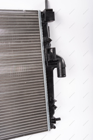 Радиатор охлаждения LADA Largus/Лада Ларгус с кондиц. 16 кл. . Lada LADA 214100598R