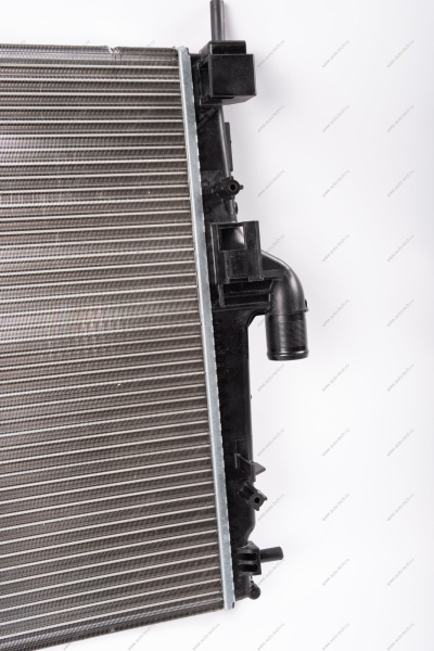 Радиатор охлаждения LADA Largus/Лада Ларгус с кондиц. 16 кл. . Lada LADA 214100598R