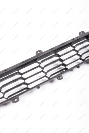 Решетка переднего бампера ВАЗ-21704 нижняя нов.обр.(соты) LADA 21704-2803057-10