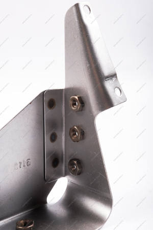 Кронштейн LADA NIVA TRAVEL переднего бампера боковой левый Lada LADA 21230280303380