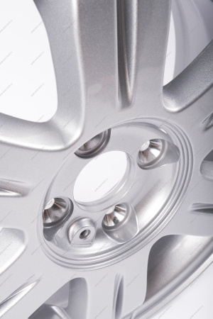 Диск колесный R-15 литой LADA Largus без колпаков КС548 Бран (50ET 100x4 60.1) 1 шт. Lada LADA 403009964R